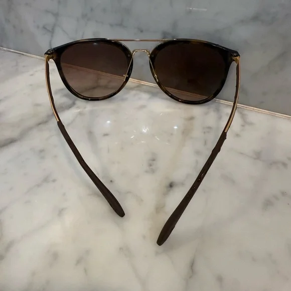 Ray-Ban Tortoise Shell Sunglasses - Picture 4 of 6